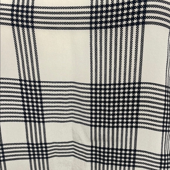 Wilfred Black and Cream Tank Top with Open Back 100% Silk Round Neckline - Picture 4 of 6